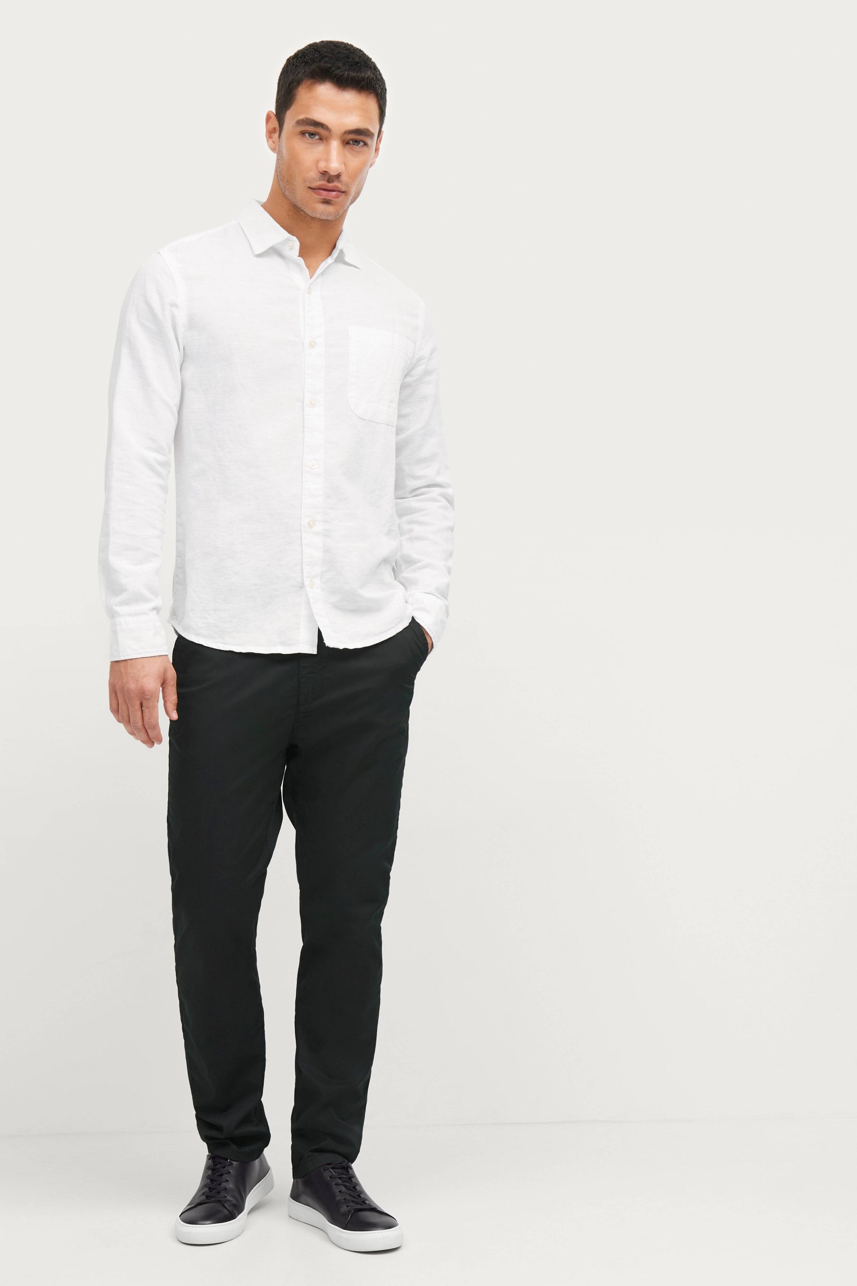 Chino ICON™ Tapered Chino v:1187880